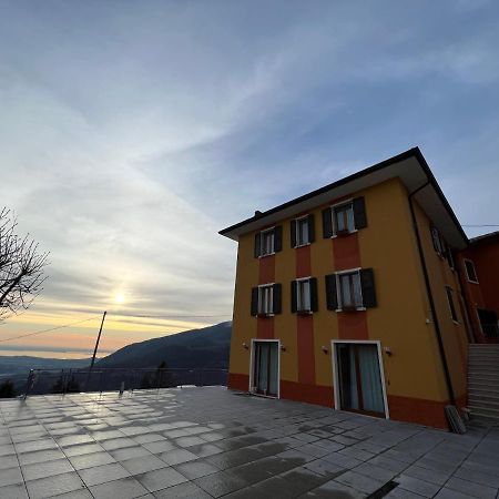 Hotel Belvedere Spiazzi Di Caprino Eksteriør bilde
