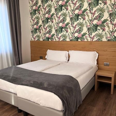 Hotel Belvedere Spiazzi Di Caprino Eksteriør bilde