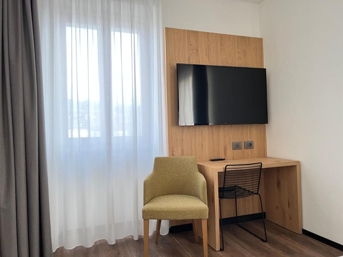 Hotel Belvedere Spiazzi Di Caprino Eksteriør bilde