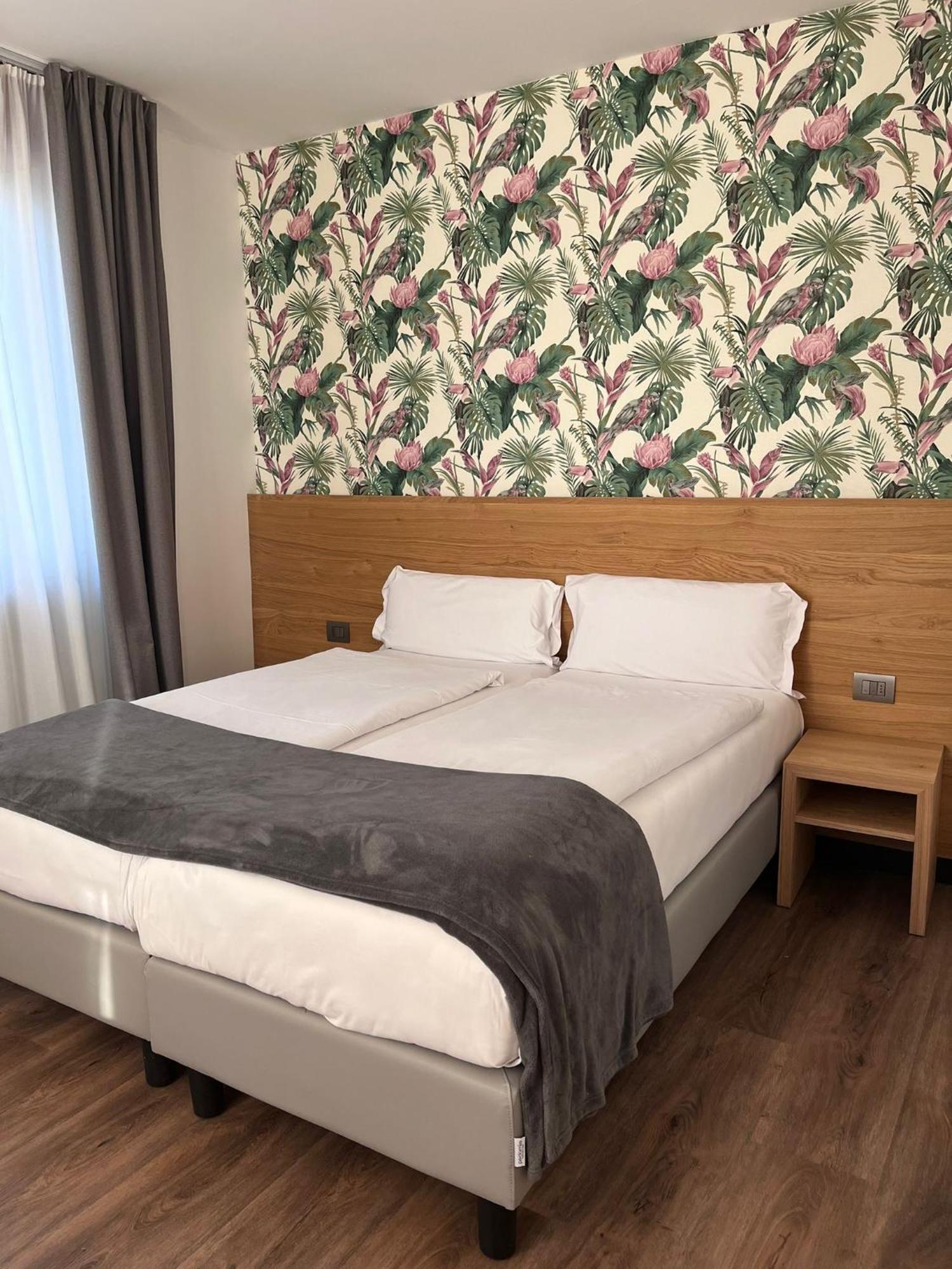 Hotel Belvedere Spiazzi Di Caprino Eksteriør bilde